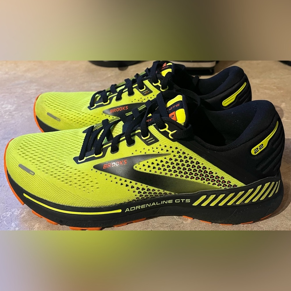 Brooks Adrenaline GTS 22